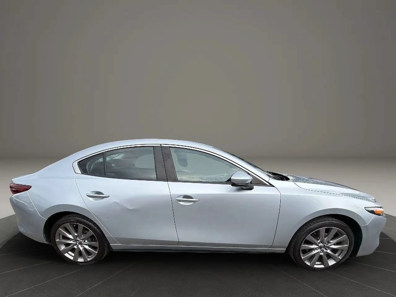 Used 2020 MAZDA MAZDA3 AWD Sedan w/ Select Package image 4