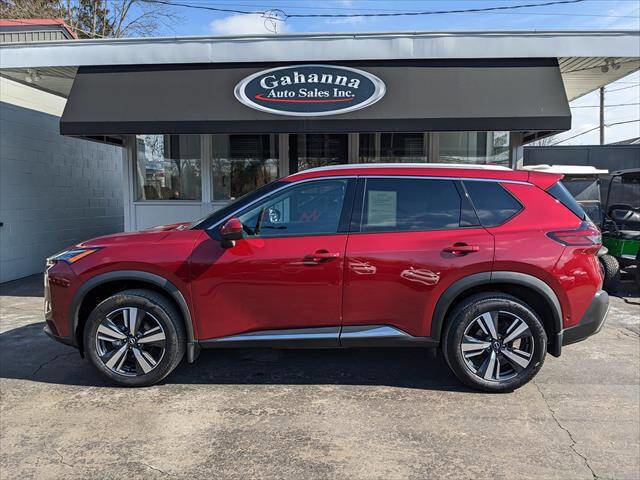 Used 2023 Nissan Rogue SL w/ SL Premium Package image 2