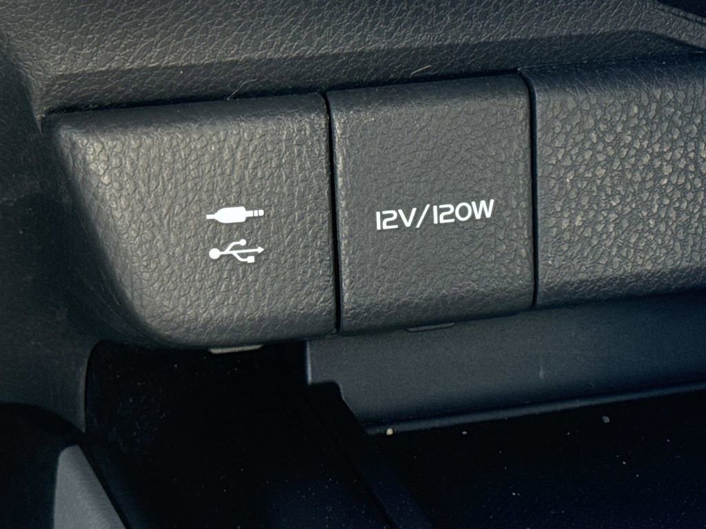 Used 2018 Toyota Camry XLE FWD image 16