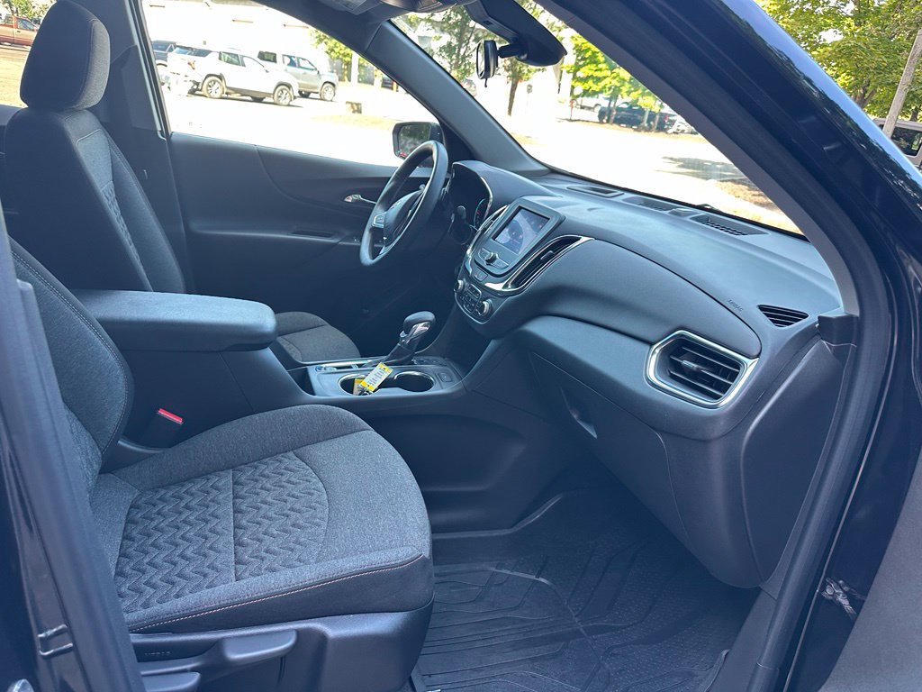 Used 2024 Chevrolet Equinox LT w/ LPO, Floor Liner Package AWD/4WD image 29