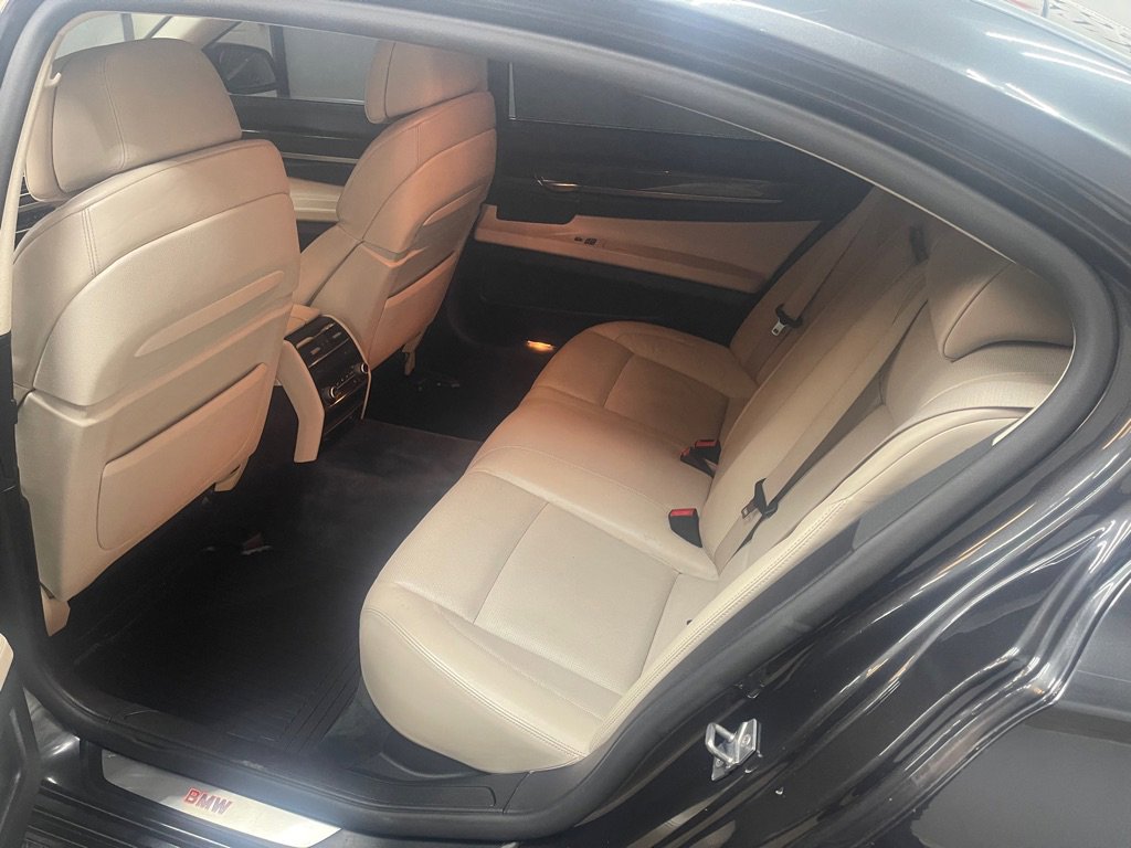 Used 2009 BMW 750Li image 17