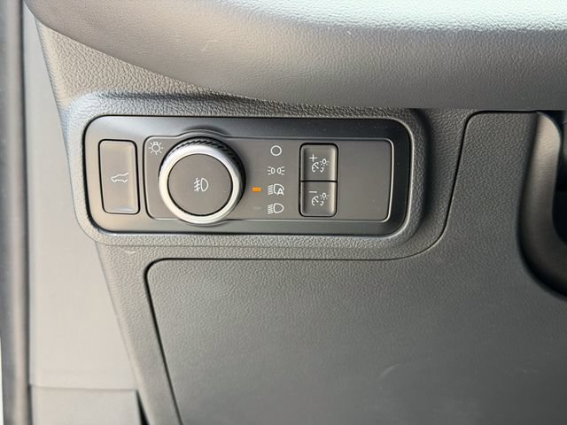 Used 2025 Ford Explorer ST-Line AWD/4WD image 8