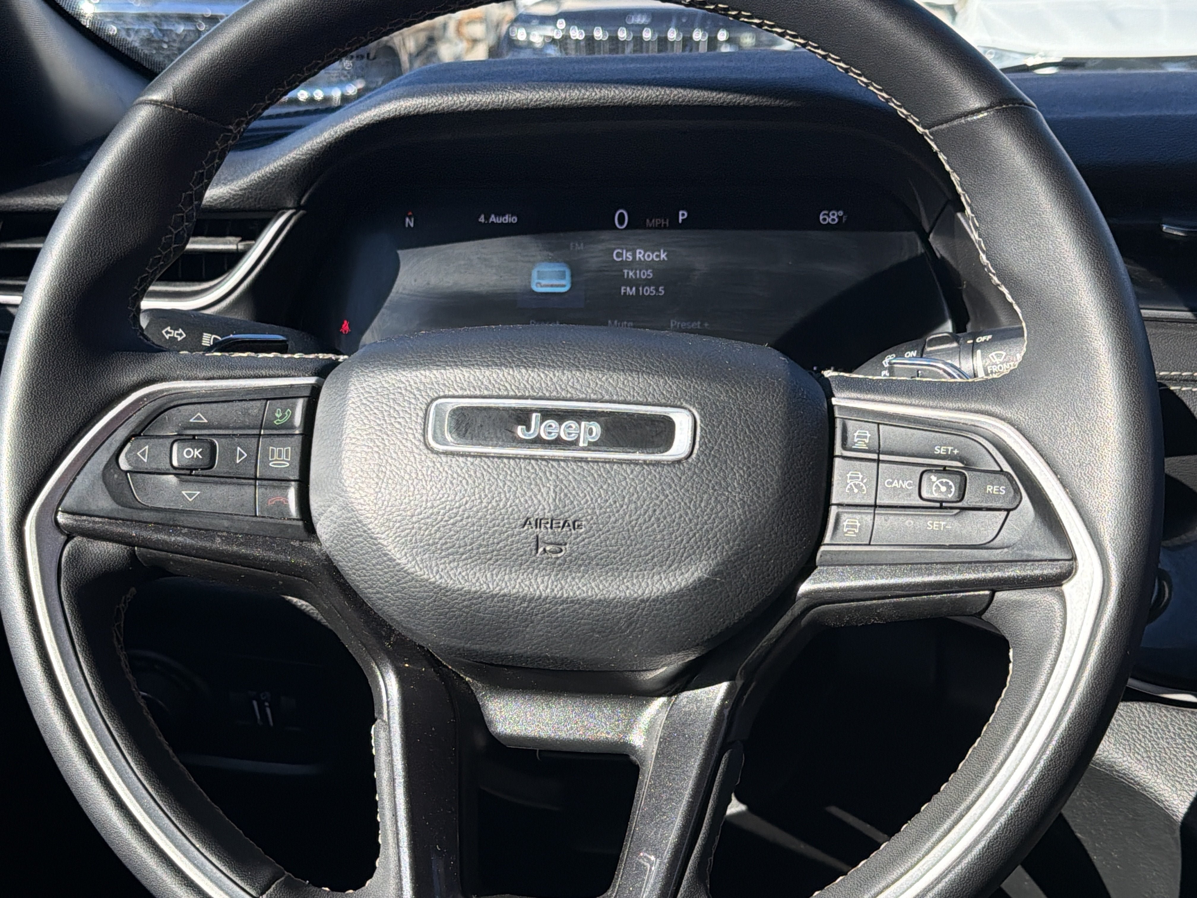 Used 2023 Jeep Grand Cherokee L Laredo AWD/4WD image 13