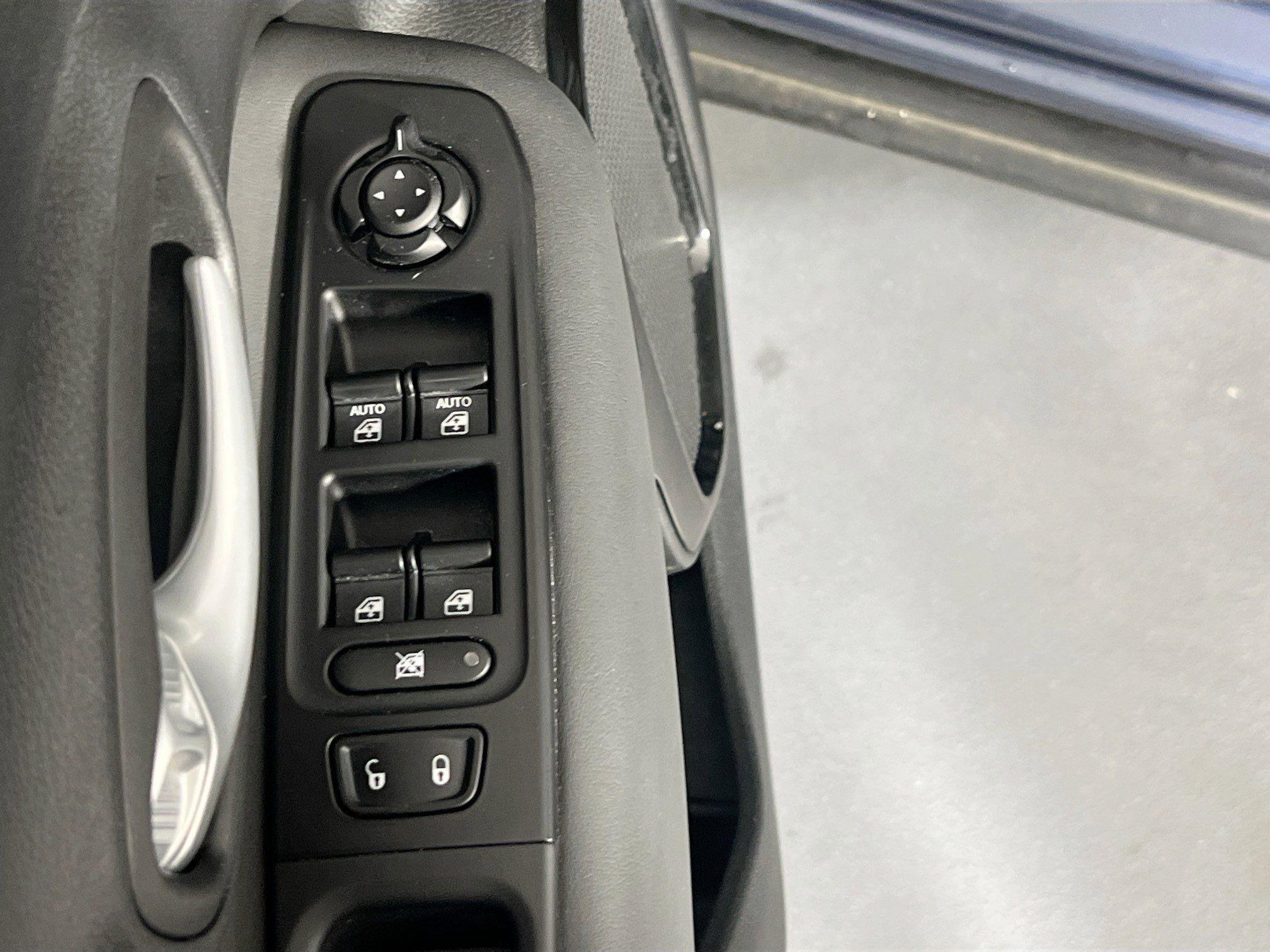 Used 2023 Jeep Renegade Altitude w/ Sun/Sound Group AWD/4WD image 18
