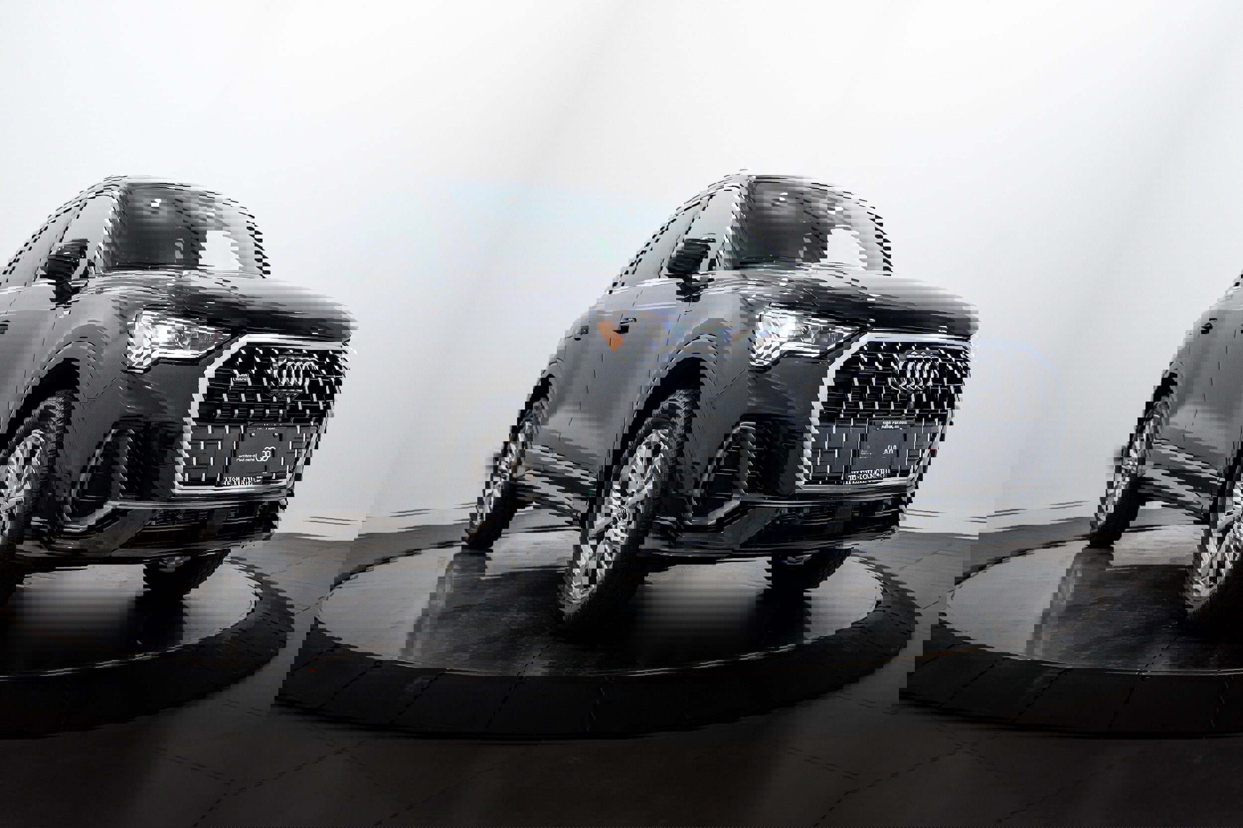 Certified 2025 Audi Q3 2.0T Premium Plus w/ Premium Plus Package AWD/4WD image 1