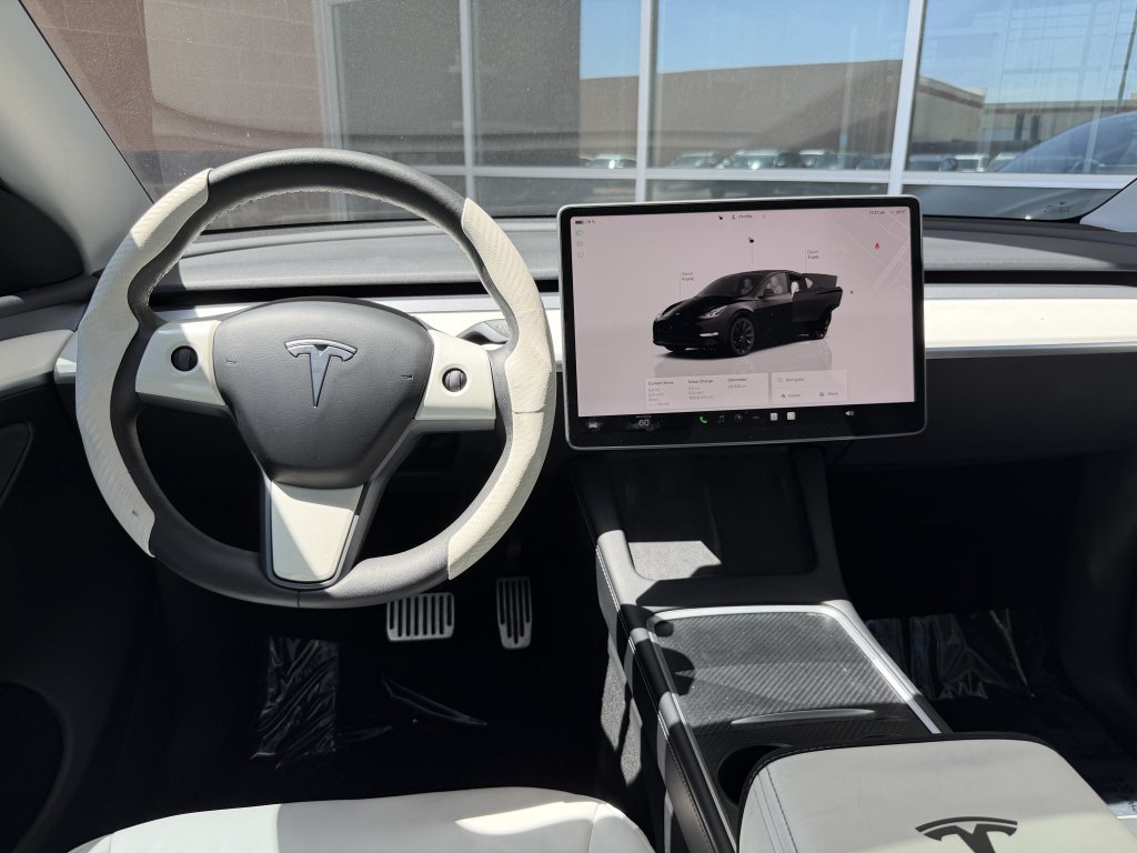 Used 2022 Tesla Model Y Long Range AWD/4WD image 16