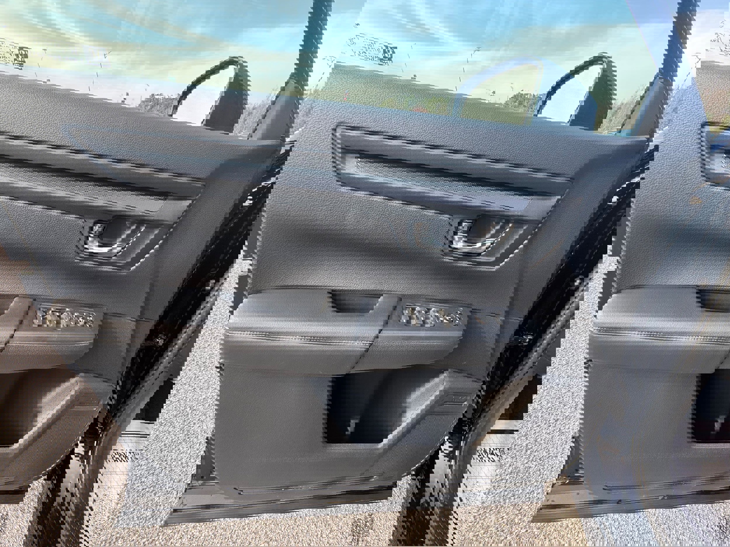 Used 2025 Honda CR-V LX image 12