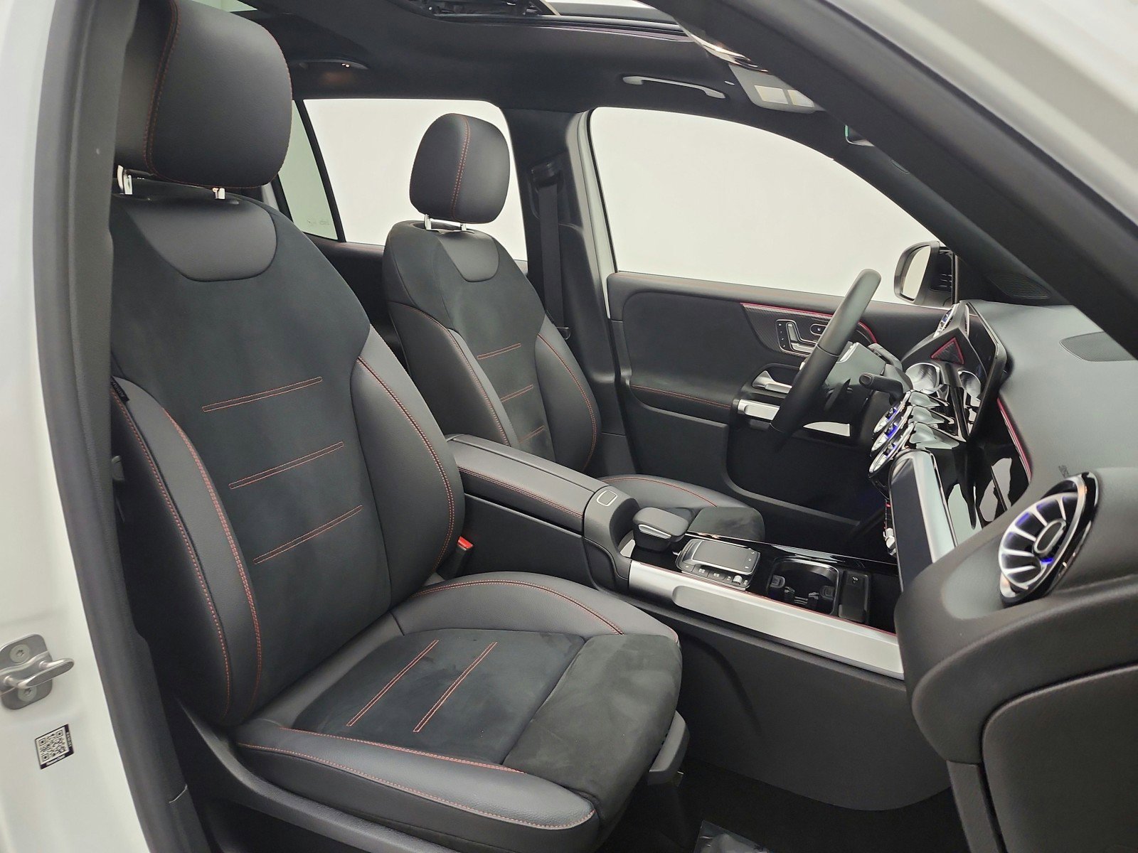 Used 2023 Mercedes-Benz GLB 250 image 20