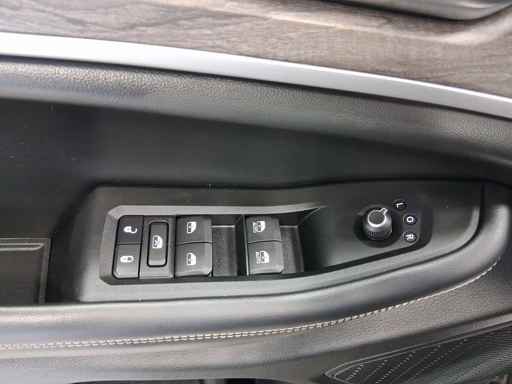 Used 2023 Jeep Grand Cherokee Limited AWD/4WD image 14