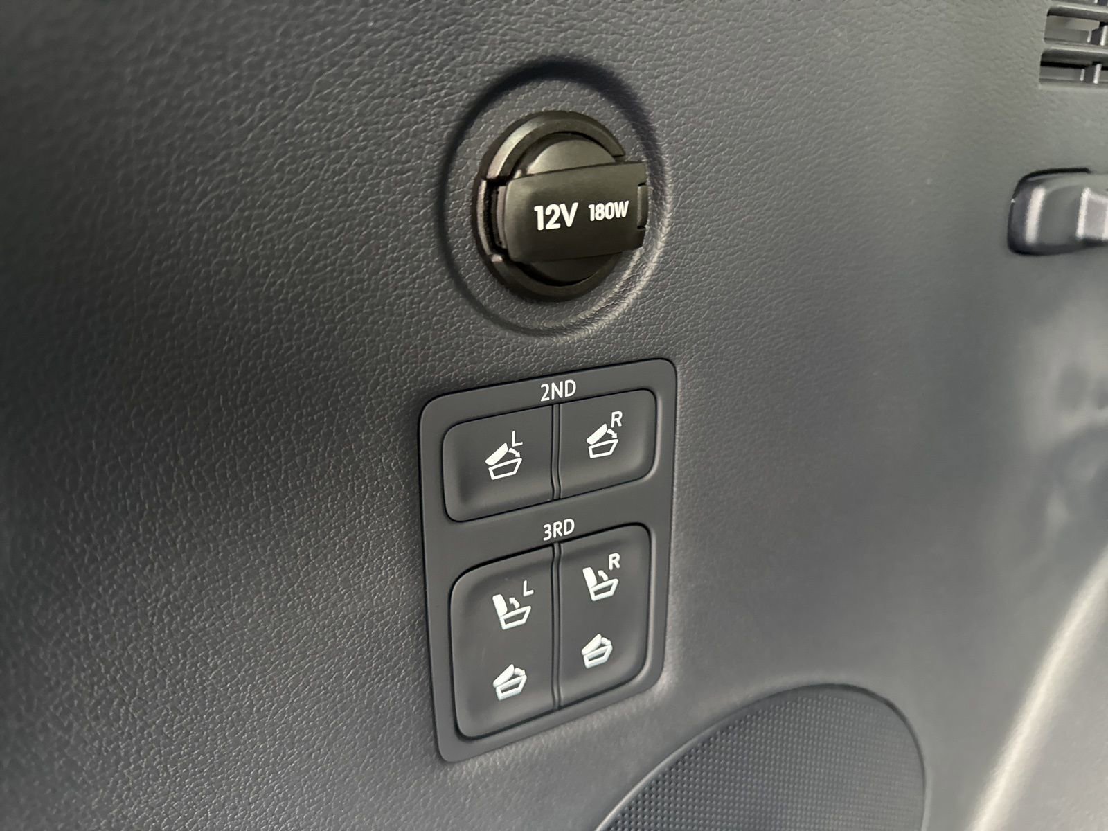 Used 2025 Hyundai Palisade Calligraphy image 15