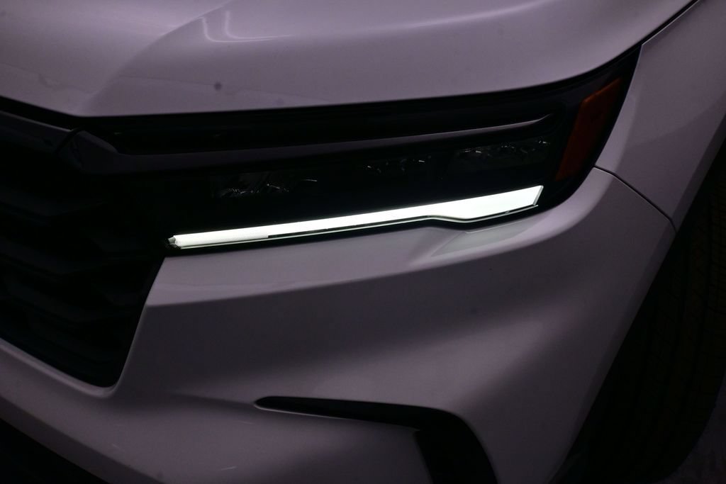 Certified 2023 Honda Pilot Sport image 38