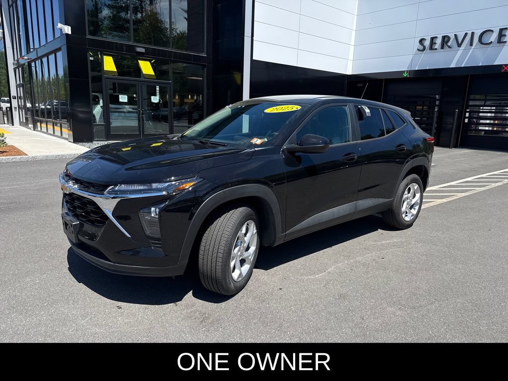 Used 2026 Chevrolet Trax LS w/ LS Convenience Package FWD image 1