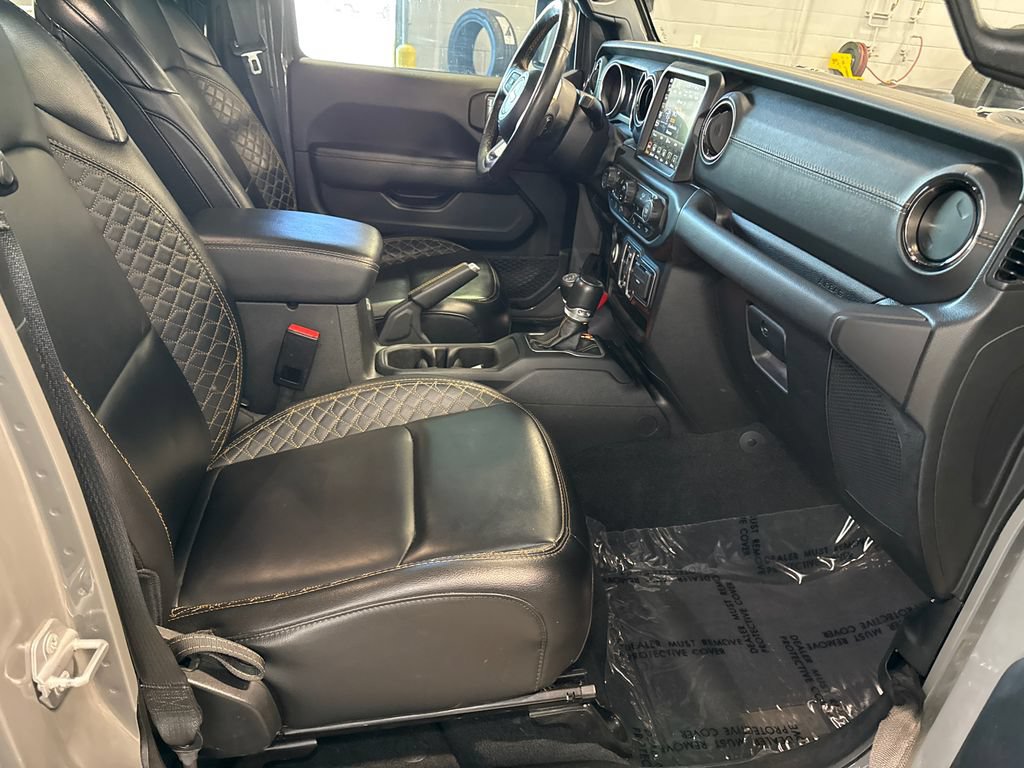 Used 2023 Jeep Gladiator Overland AWD/4WD image 15