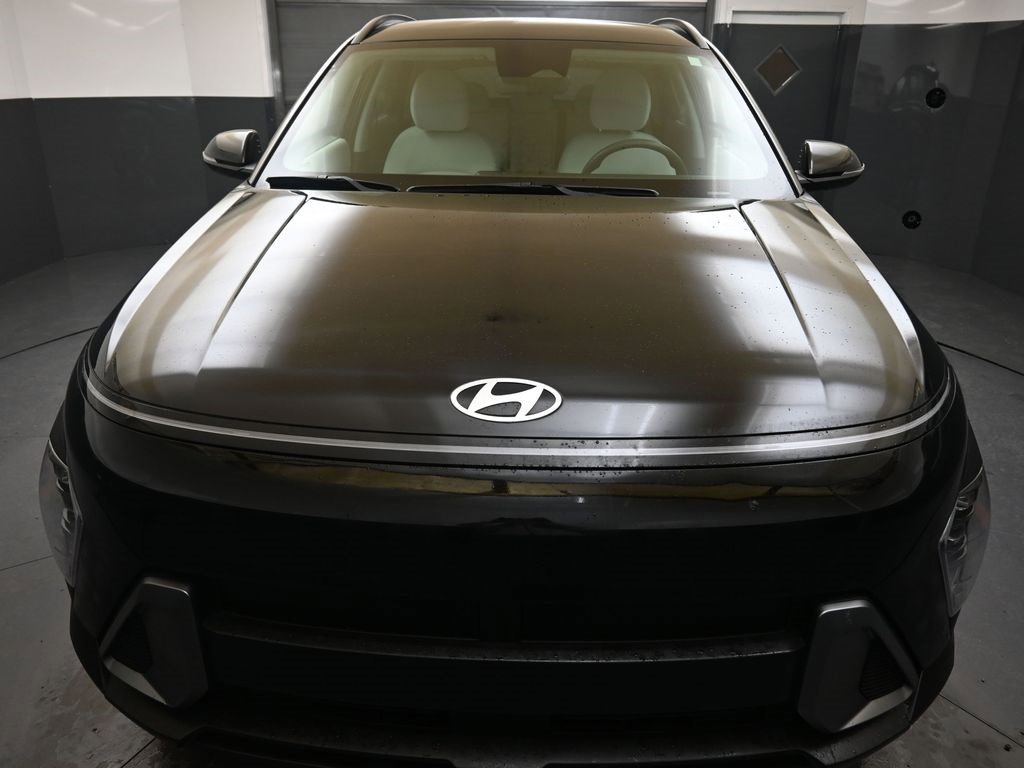 Certified 2025 Hyundai Kona SEL image 3