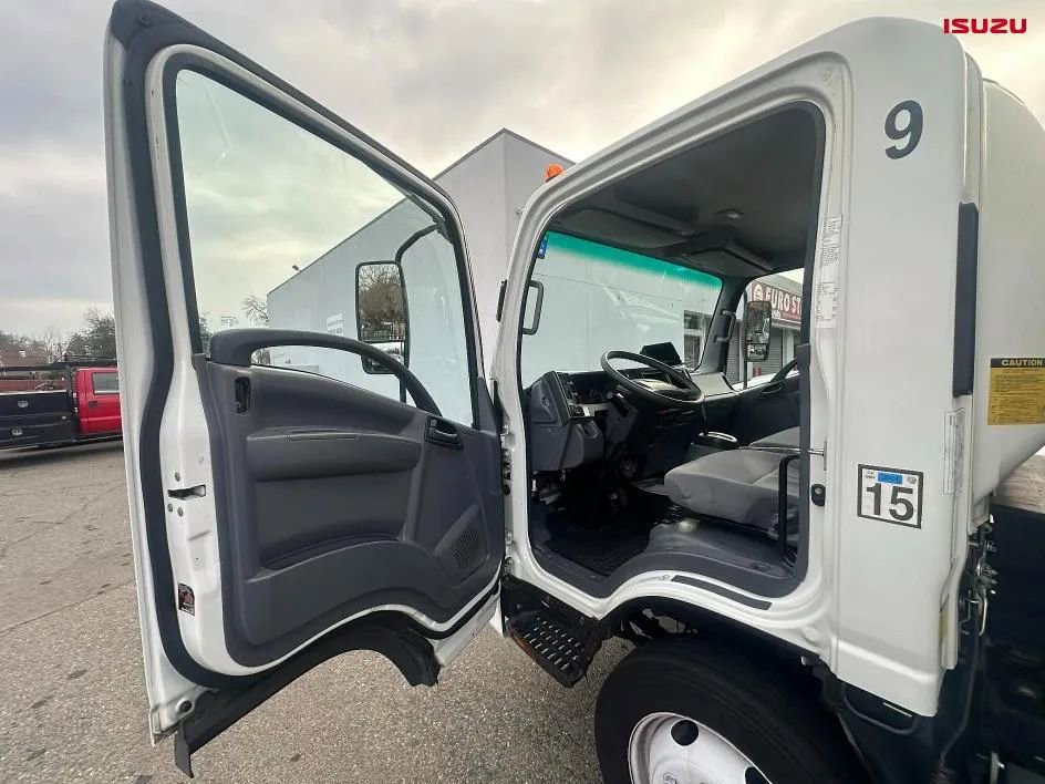 Used 2020 Isuzu NPR image 9