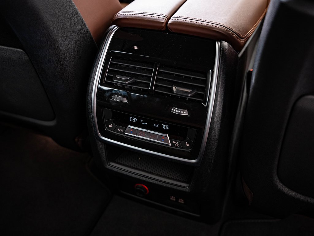 Used 2024 BMW X7 M60i w/ Executive Package image 37
