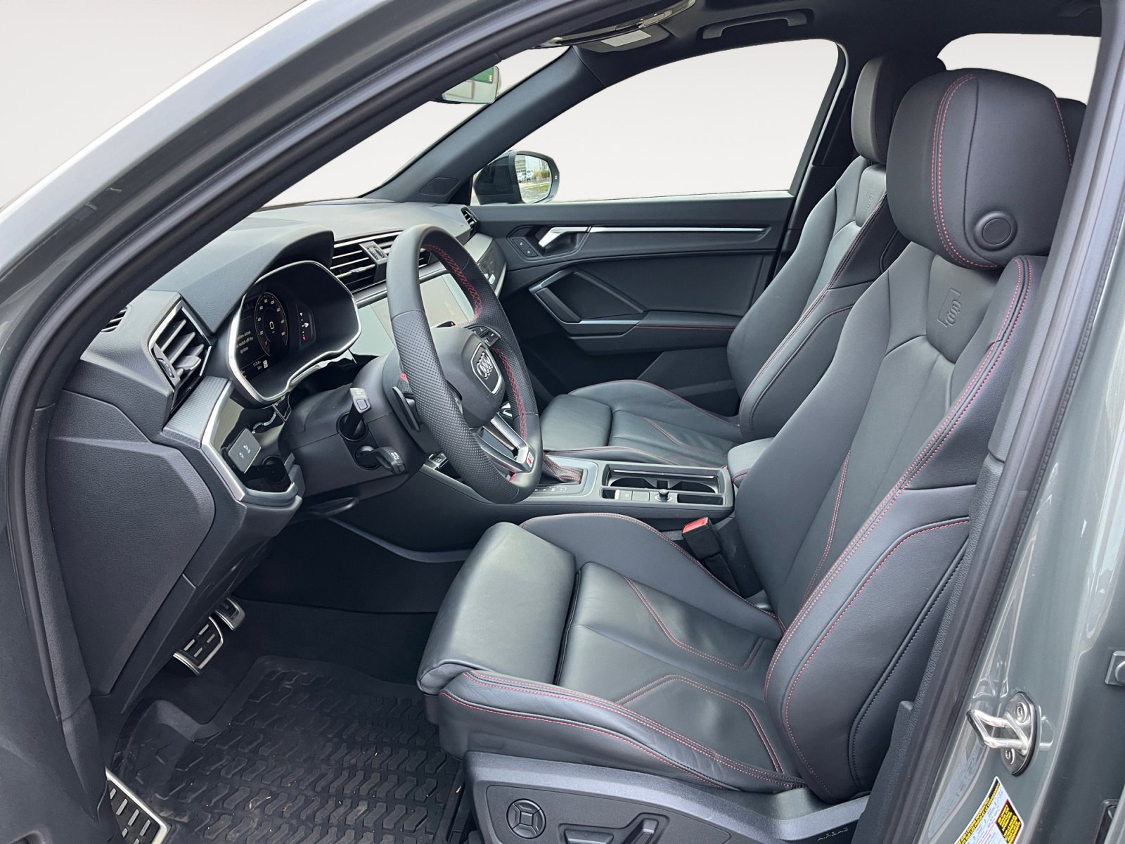 Used 2025 Audi Q3 2.0T Premium Plus image 9