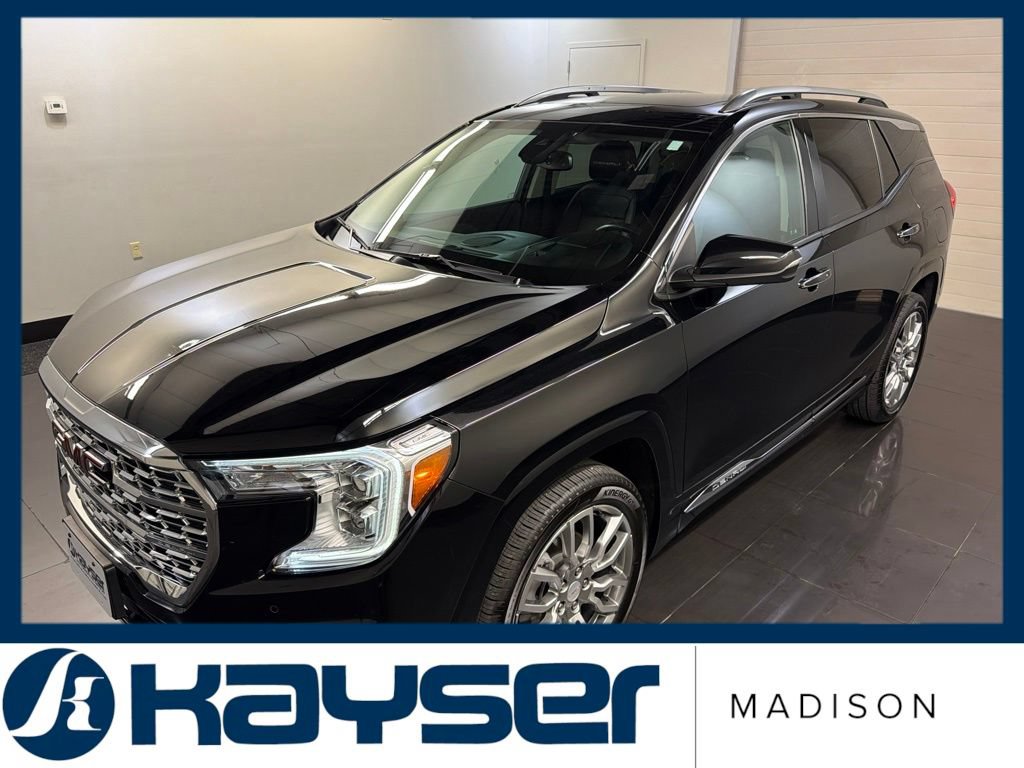 Used 2022 GMC Terrain Denali w/ LPO, Floor Liner Package AWD/4WD image 3