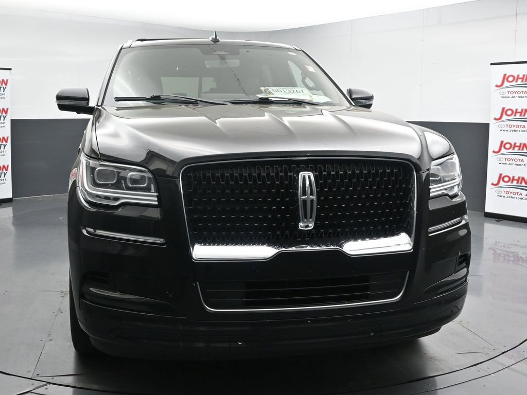 Used 2022 Lincoln Navigator Reserve AWD/4WD image 3