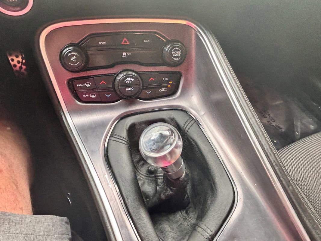 Used 2016 Dodge Challenger R/T image 20