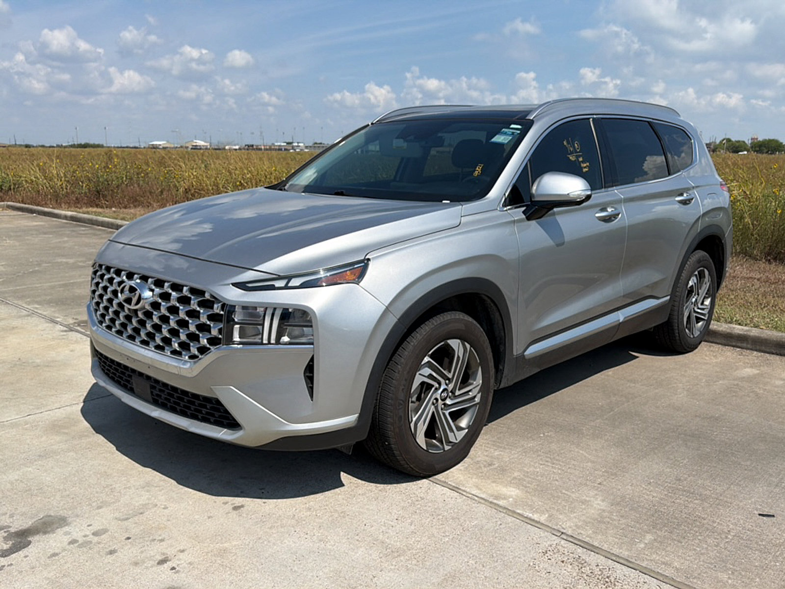 Used 2023 Hyundai Santa Fe SEL w/ Premium Package FWD image 3