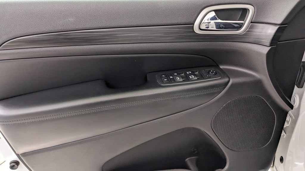 Used 2019 Jeep Grand Cherokee Altitude AWD/4WD image 29