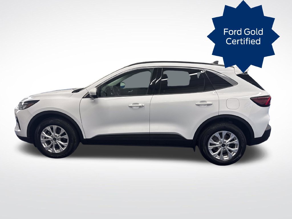 Used 2023 Ford Escape Active w/ Tech Pack #2 AWD/4WD image 2