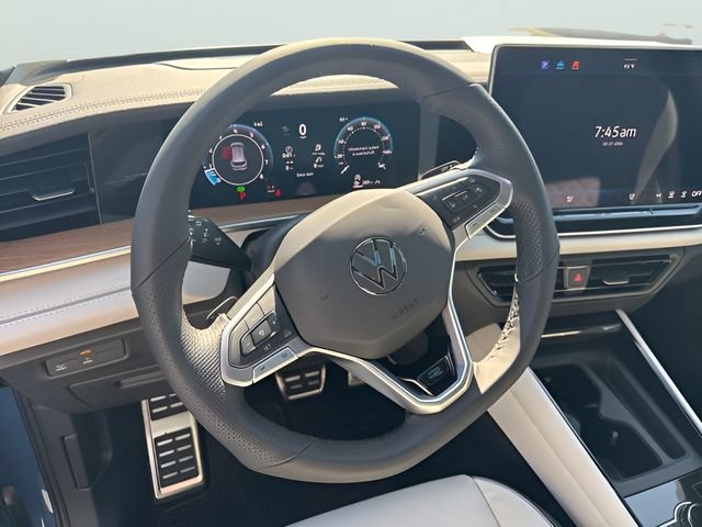 New 2026 Volkswagen Tiguan SEL R-Line AWD/4WD image 11