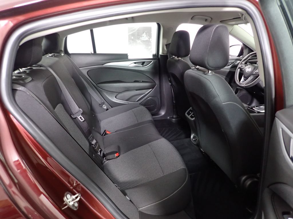 Used 2018 Buick Regal Preferred w/ Sights and Sounds Package FWD image 30