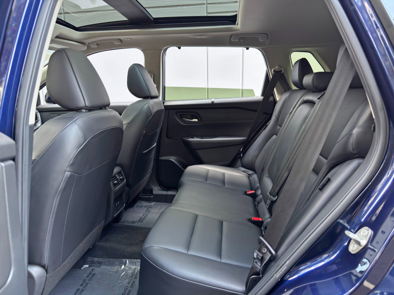 Used 2024 Nissan Rogue SV w/ SV Premium Package image 35