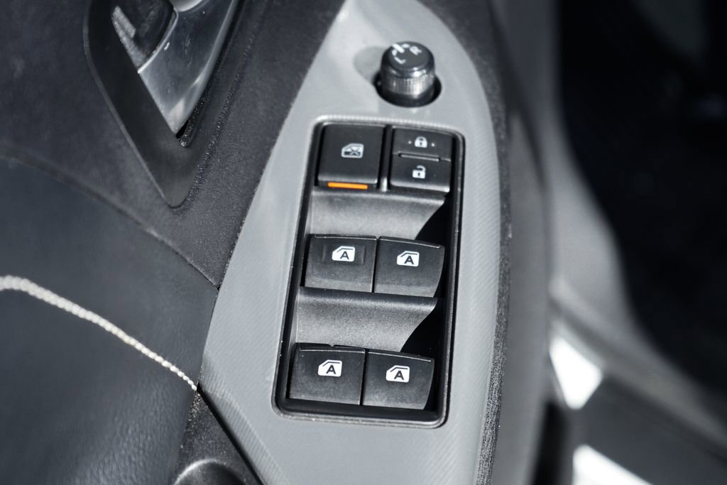 Used 2016 Toyota Sienna SE image 17