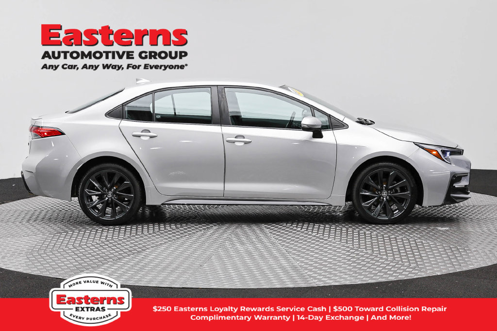Used 2024 Toyota Corolla SE FWD image 5