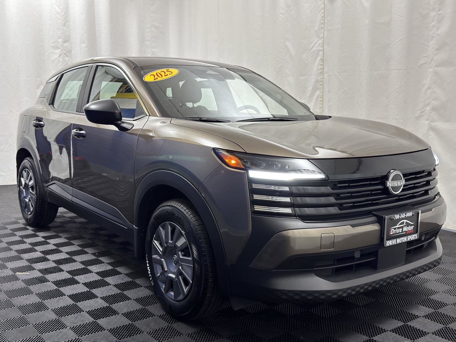 Used 2025 Nissan Kicks S AWD/4WD image 15