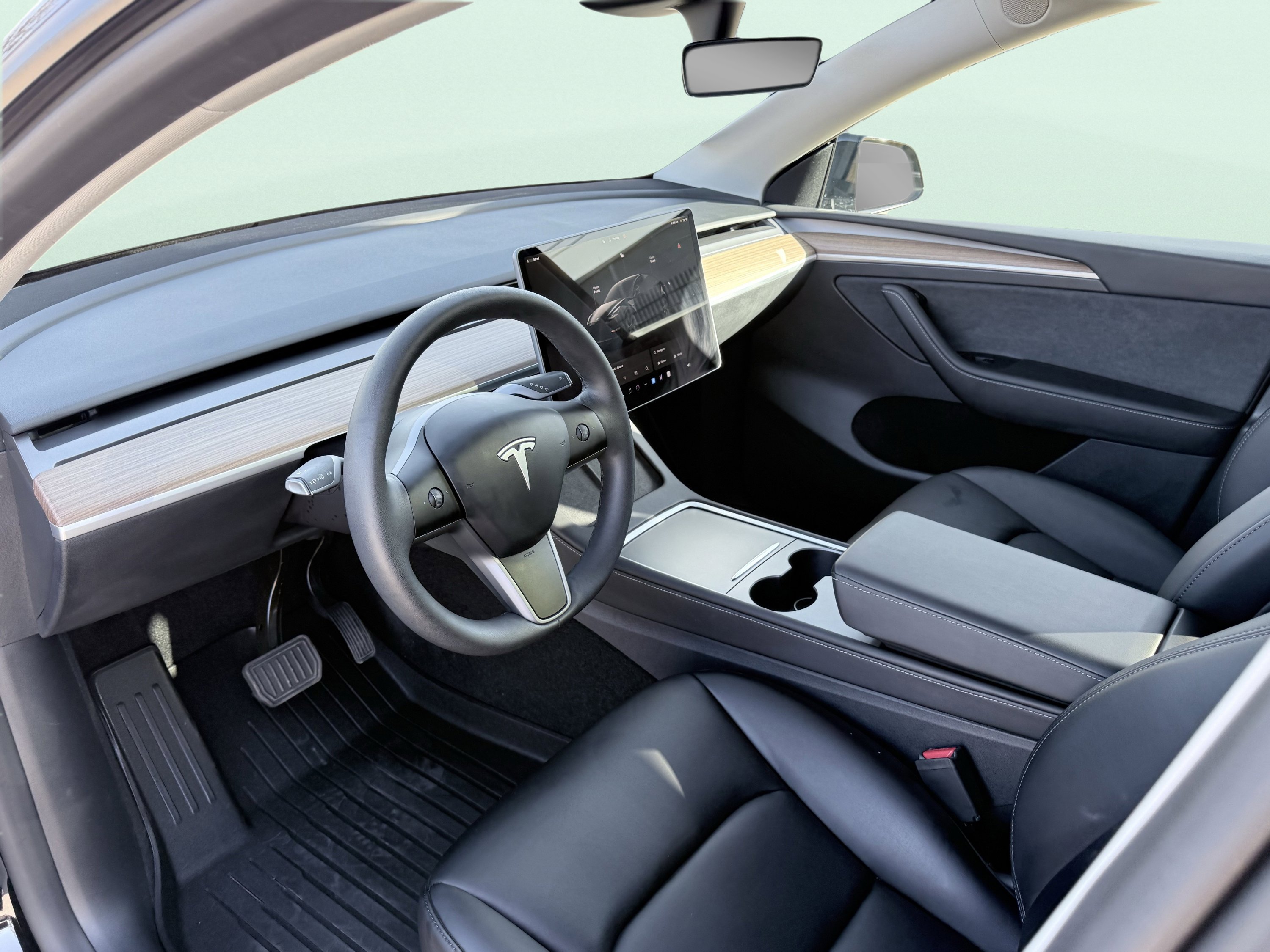 Used 2025 Tesla Model Y Long Range image 23