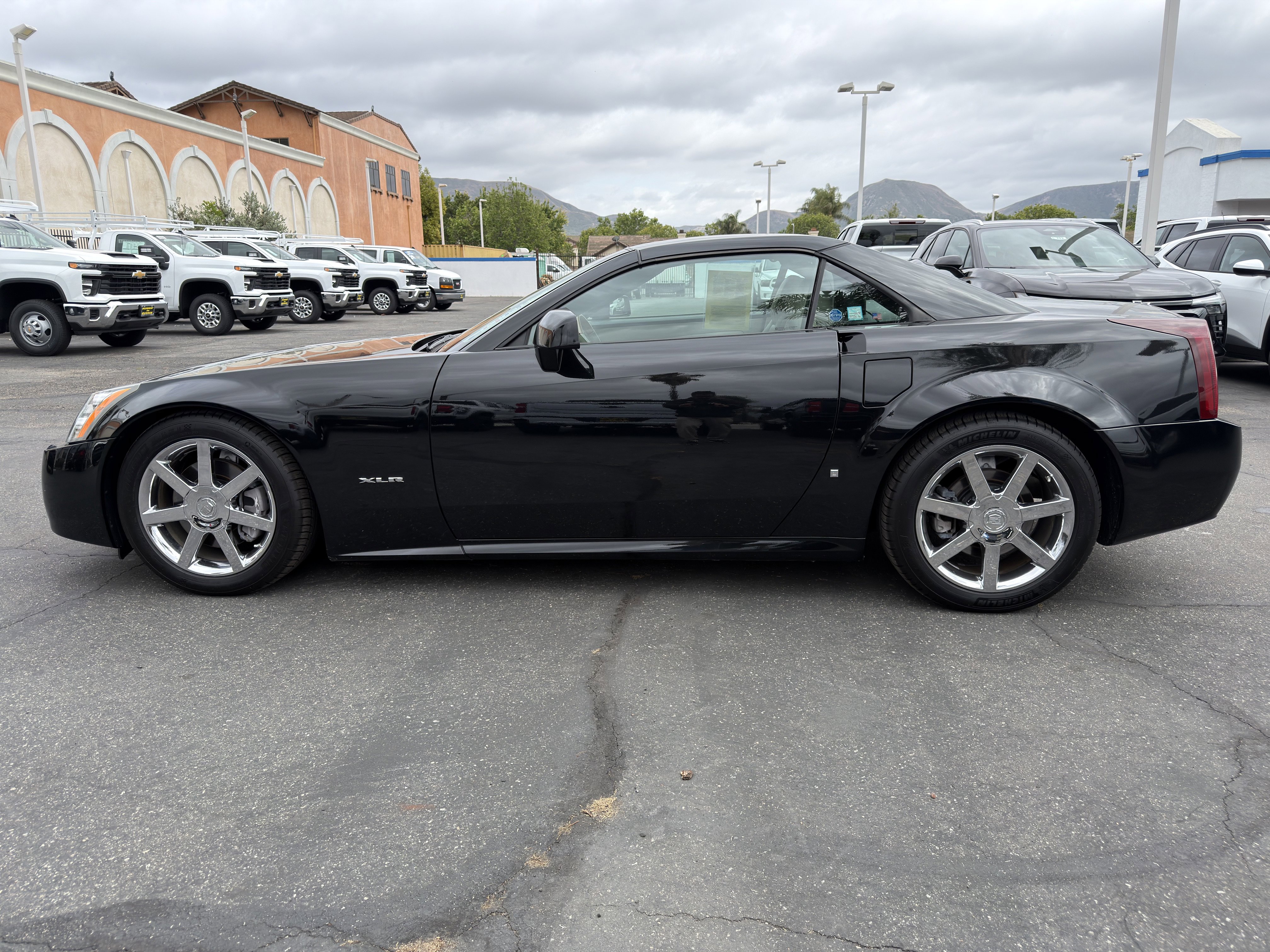 Used 2006 Cadillac XLR RWD image 8
