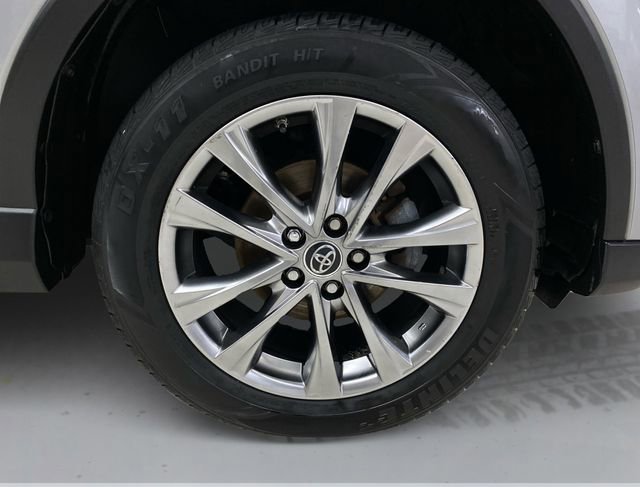 Used 2018 Toyota RAV4 Limited image 16
