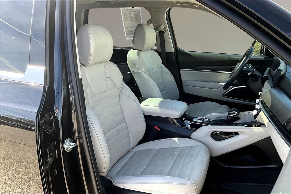 Used 2024 Kia Telluride SX Prestige w/ Towing Package AWD/4WD image 25