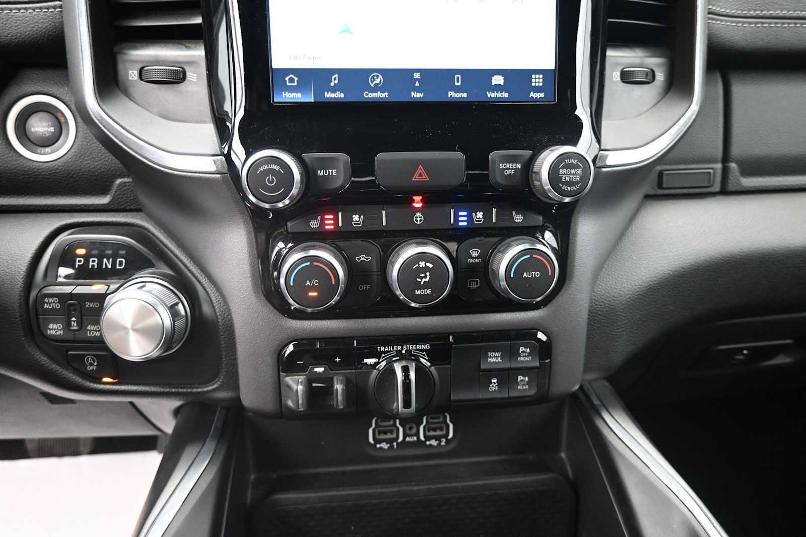 Used 2022 RAM 1500 Laramie w/ Sport Appearance Package AWD/4WD image 9