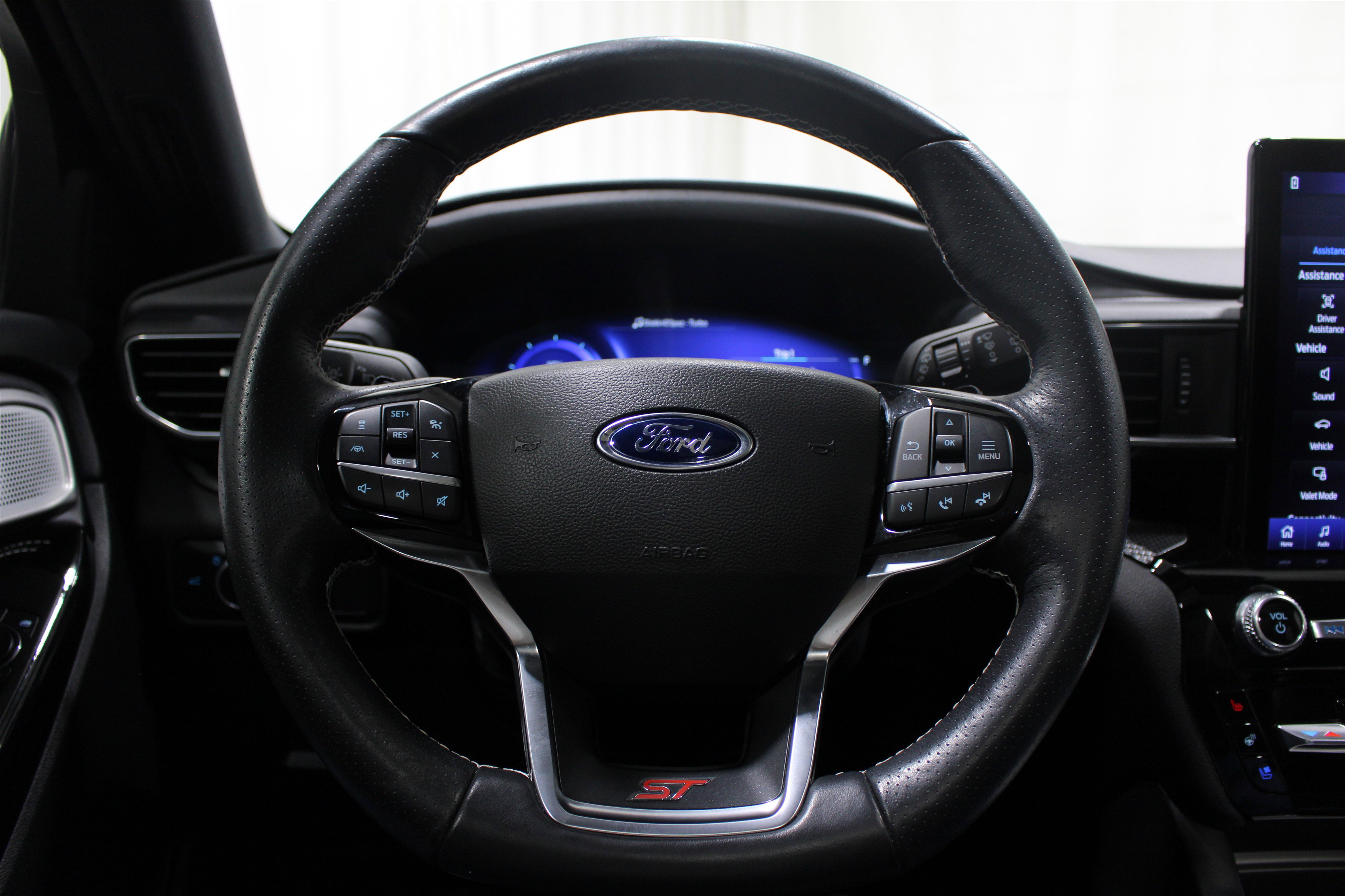 Used 2022 Ford Explorer ST w/ Equipment Group 401A AWD/4WD image 10