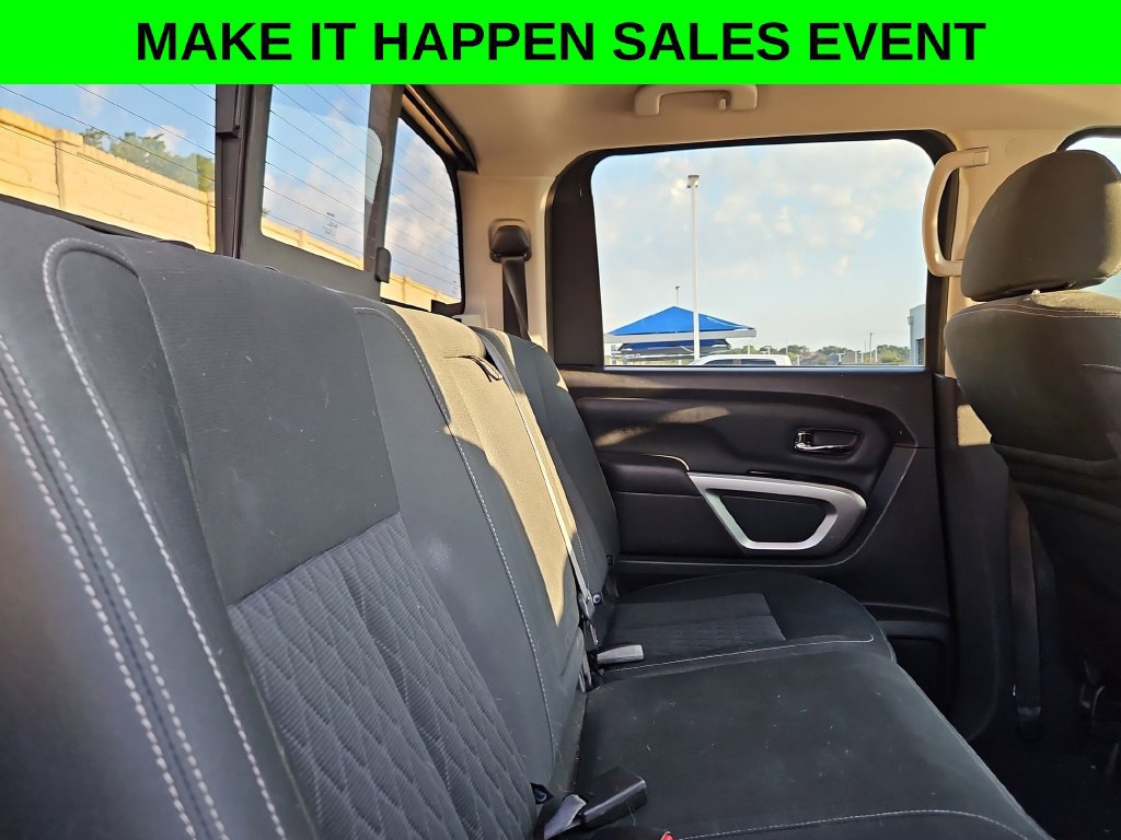 Used 2019 Nissan Titan SV w/ SV Convenience Package RWD image 23