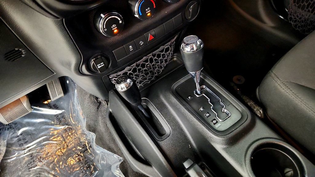 Used 2017 Jeep Wrangler Unlimited Sport w/ Connectivity Group AWD/4WD image 16