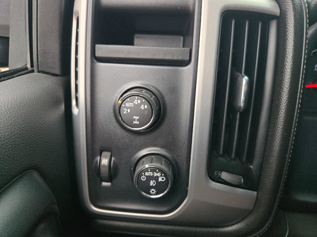 Used 2014 GMC Sierra 1500 SLE w/ SLE Value Package AWD/4WD image 17