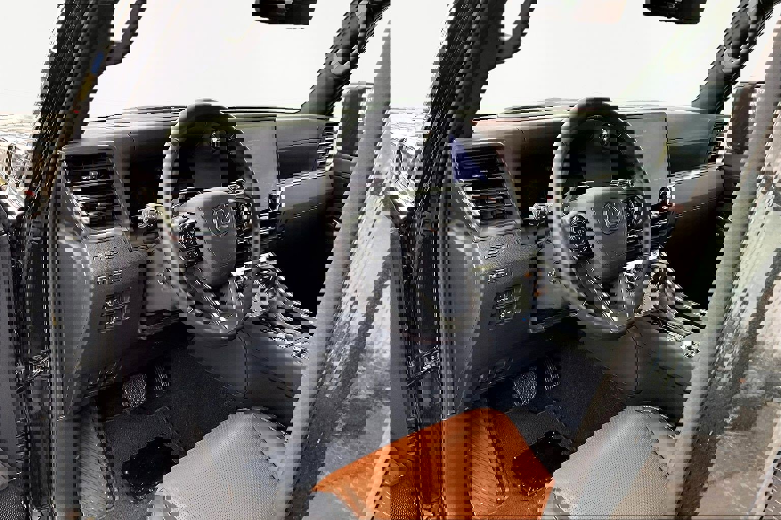 Used 2025 Lexus GX 550 w/ Accessory Package (2T) image 17