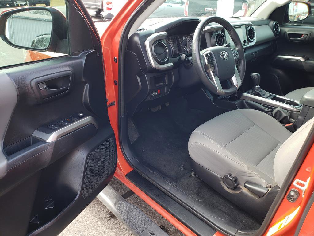 Used 2017 Toyota Tacoma SR5 w/ Tow Package image 10