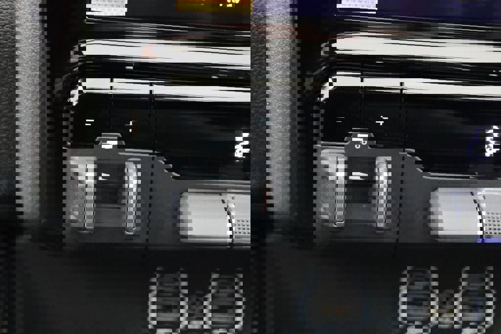 Used 2024 RAM 1500 Laramie AWD/4WD image 29