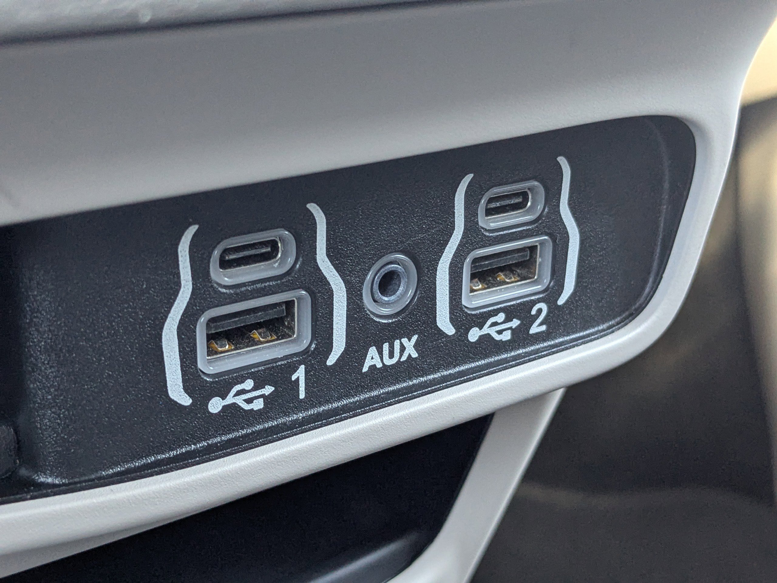 Used 2024 Chrysler Pacifica Touring-L image 24