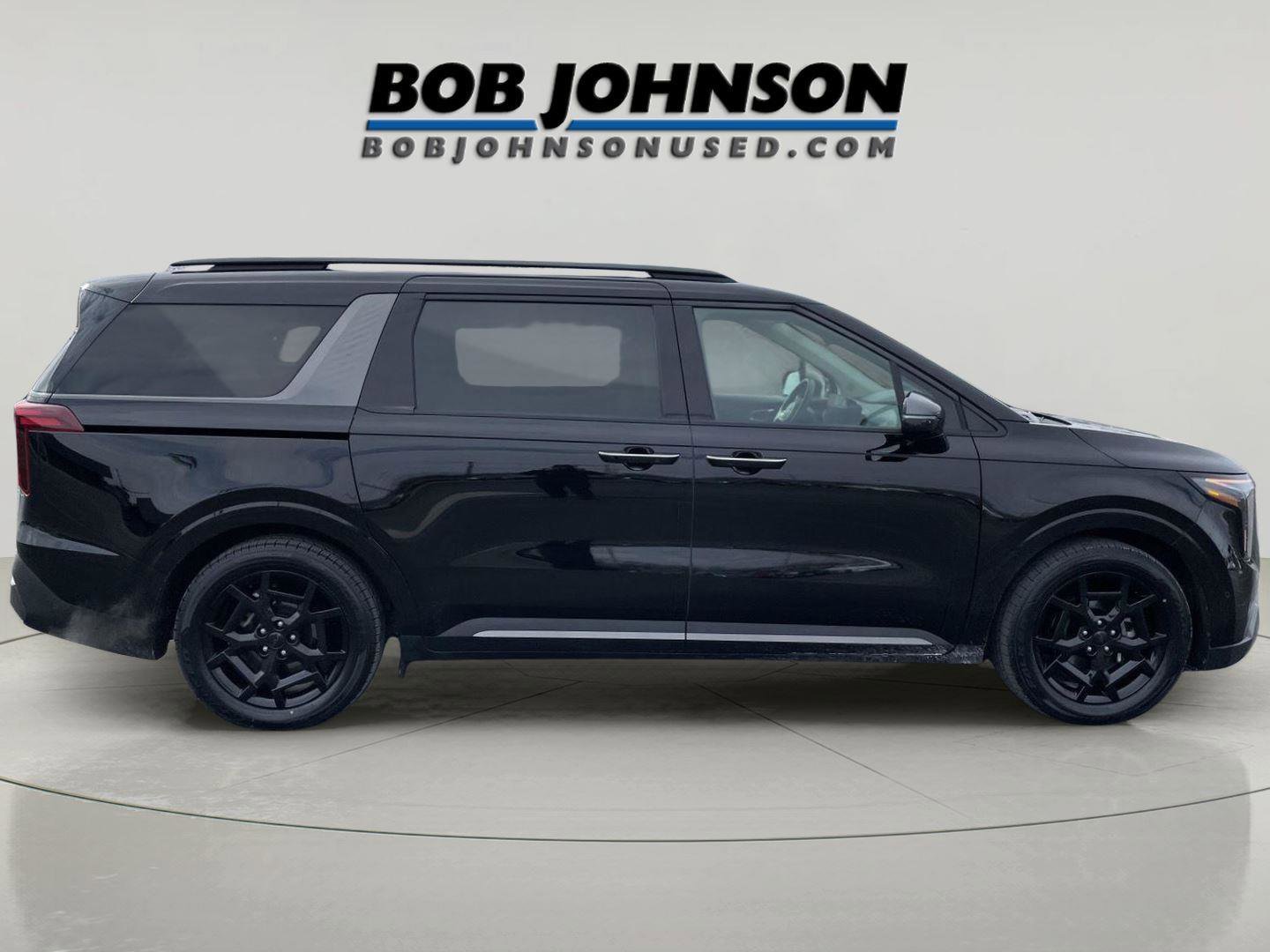 Used 2025 Kia Carnival SX Prestige image 2