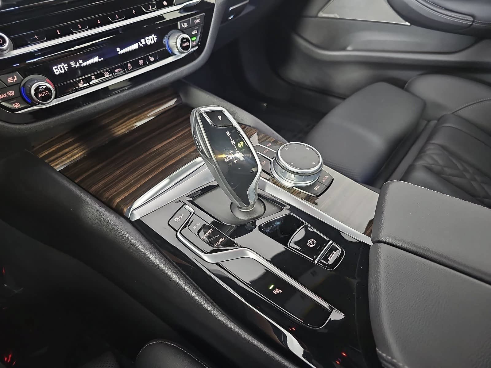 Used 2021 BMW 530i w/ Premium Package RWD image 25