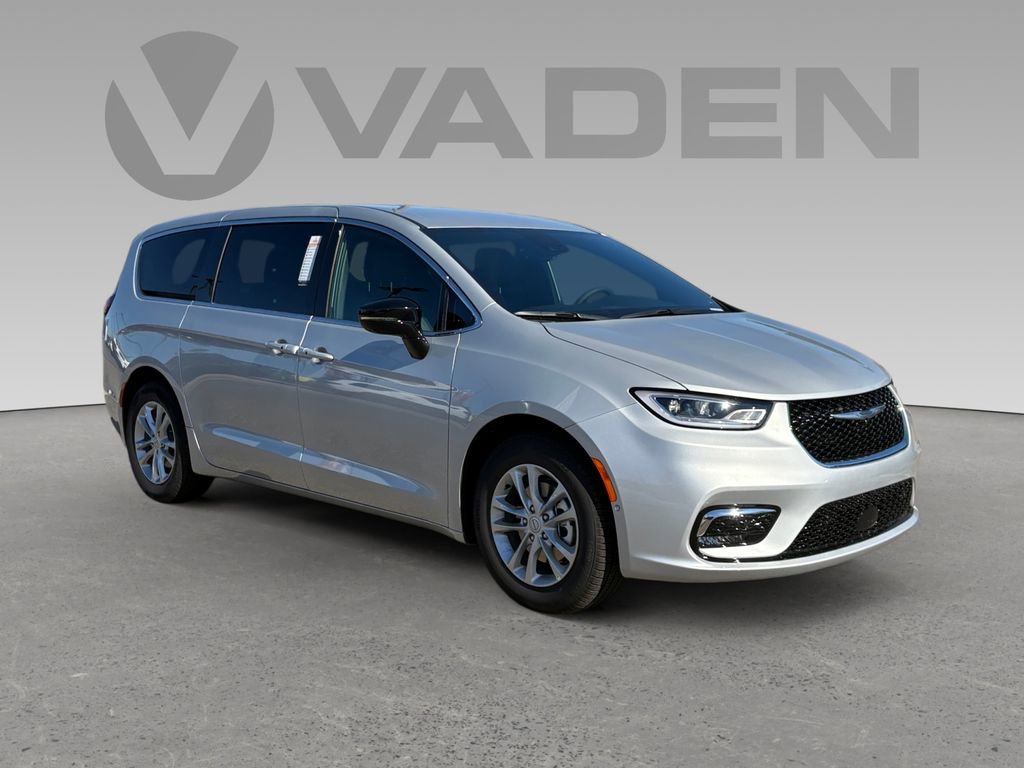 New 2026 Chrysler Pacifica Select image 1