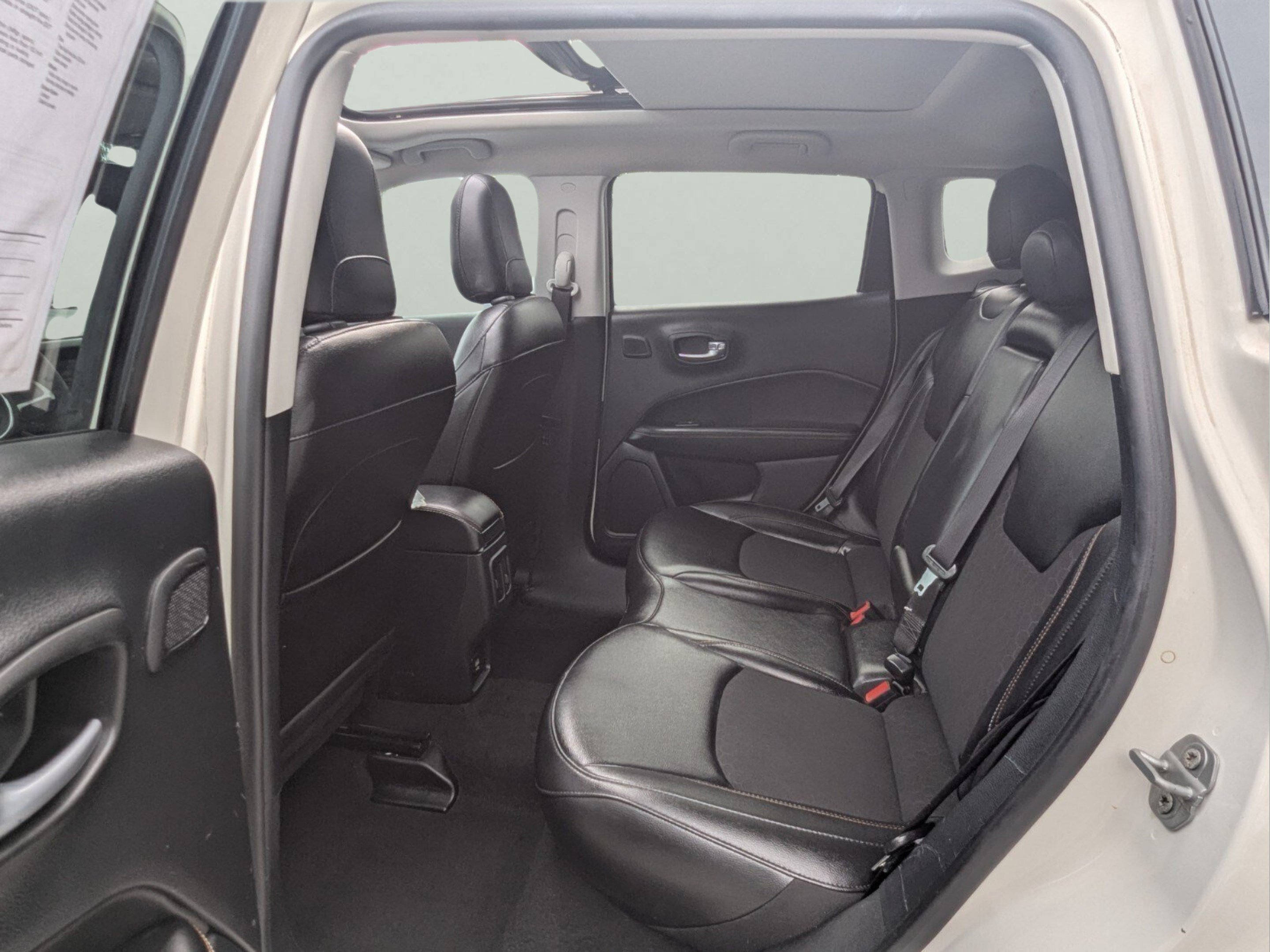 Used 2021 Jeep Compass Latitude w/ Sun and Sound Group FWD image 32
